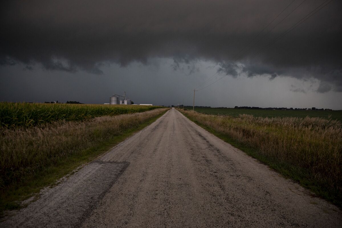 AI, Climate Change Are Creating a Perfect Storm for US Power Grids