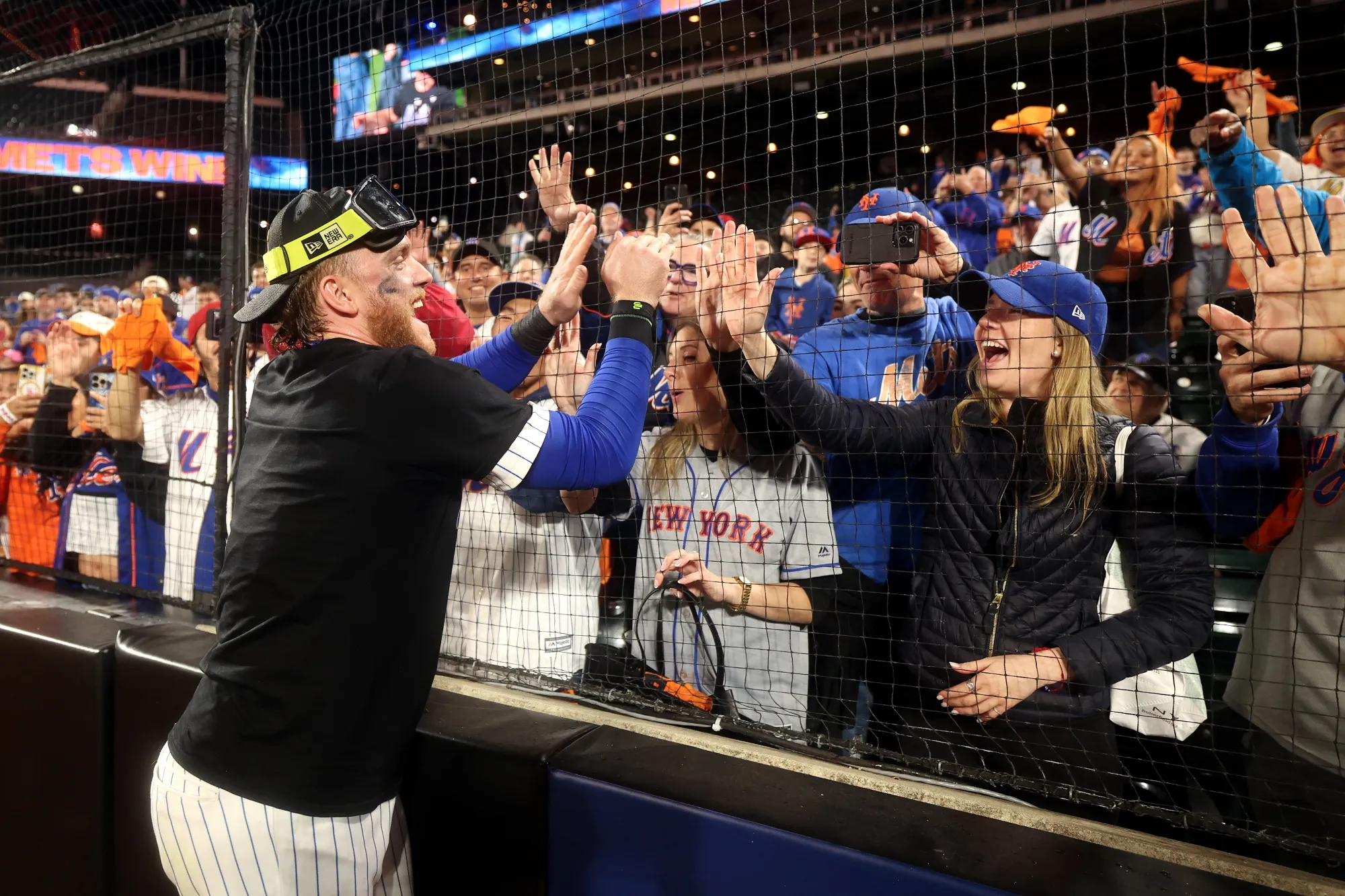 New York Sports Fans Get Yankees, Mets, Jets Games All in One Day -  Bloomberg