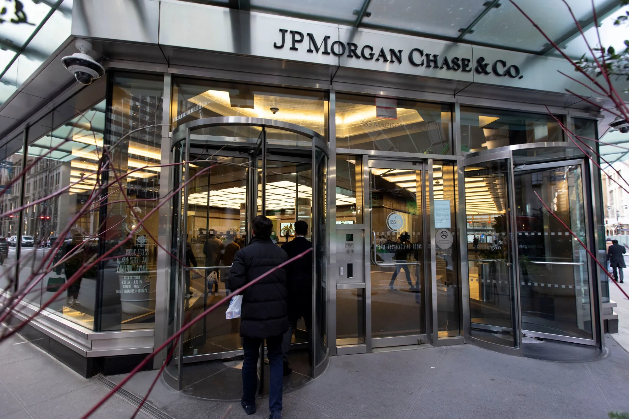 JPモルガン、暗号資産取引の提供を検討－機関投資家向けサービス模索 - Bloomberg