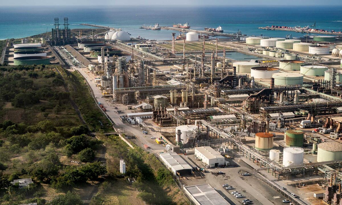Troubled Caribbean Refinery Eyes Restart Amid Global Fuel Crunch