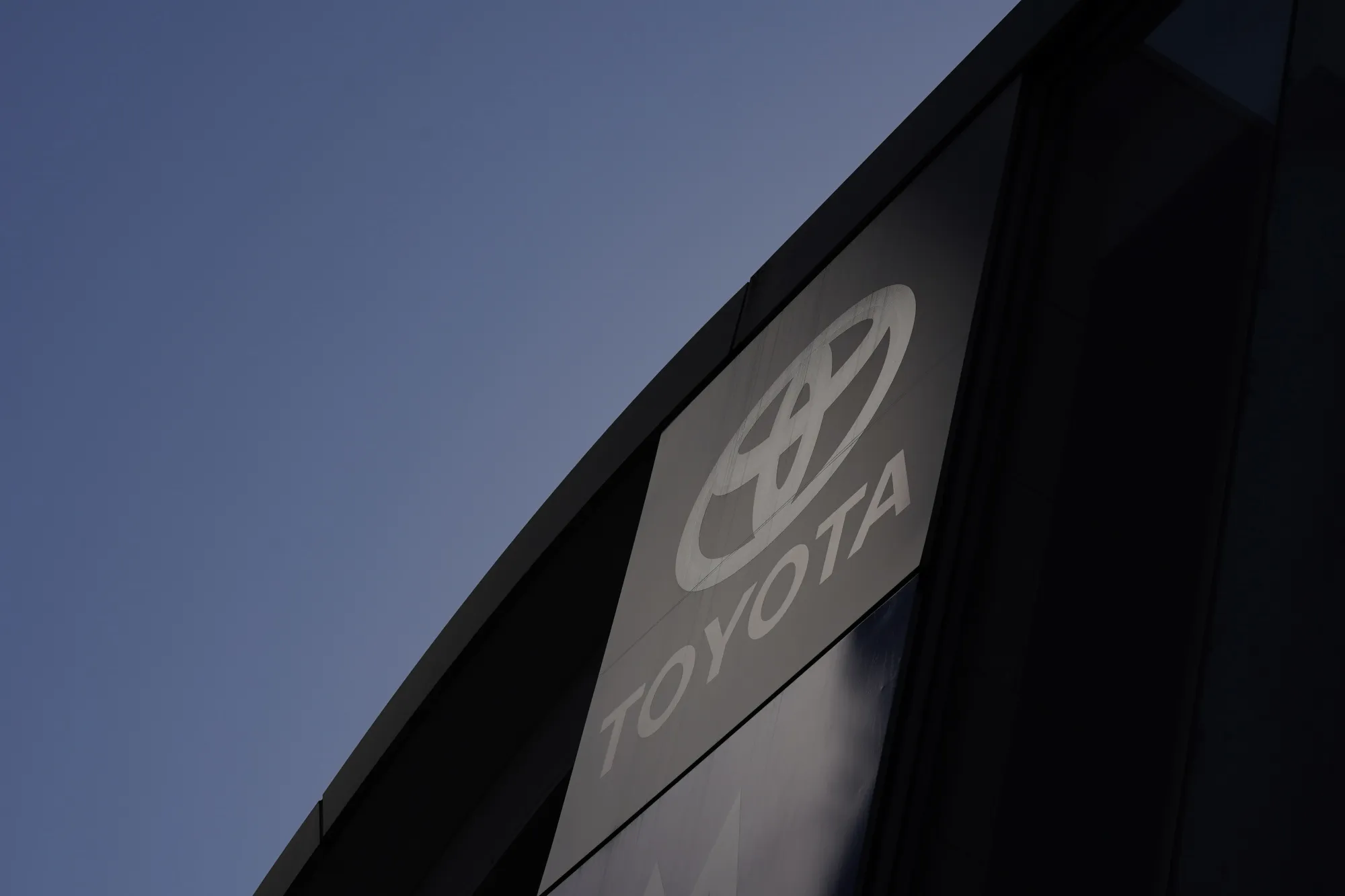 Vehicles and Dealerships Ahead of Auto Companies Earnings