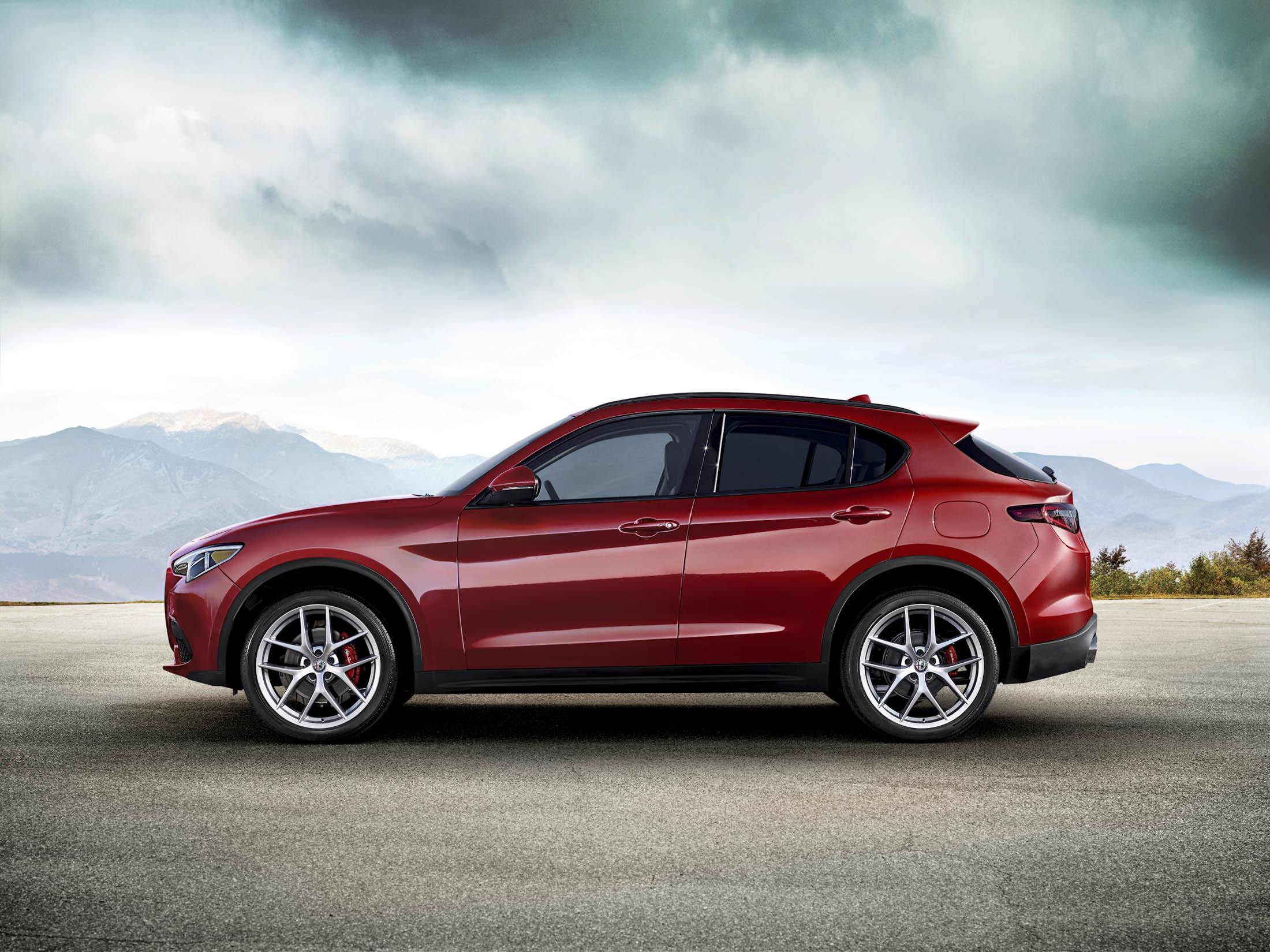 Alfa Romeo Stelvio Owner Loves It Despite Its Temperamental Attitude