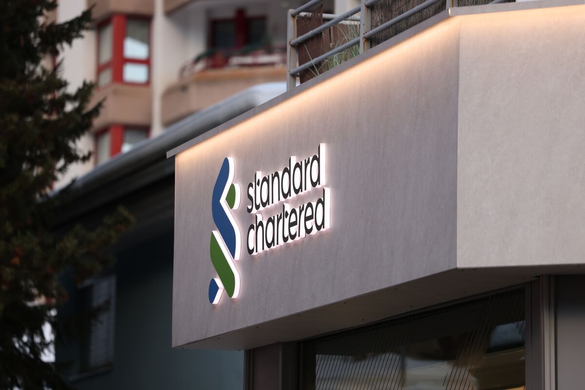 StanChart Sells Some Card Business to India Lender in Pullback