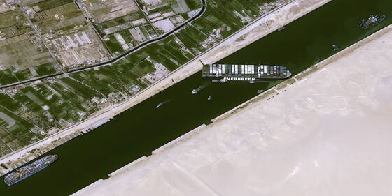 Suez Snarl Seen Halting $9.6 Billion a Day of Ship Traffic