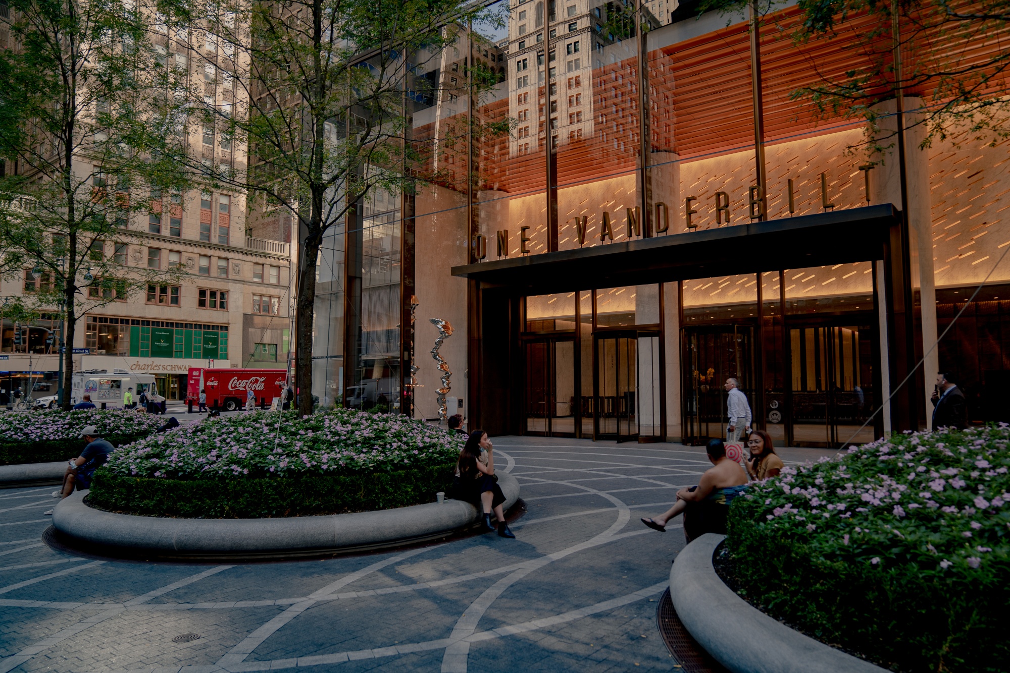 Manhattan S One Vanderbilt Tower Nearly Full With New Tenant Bloomberg    1x 1 