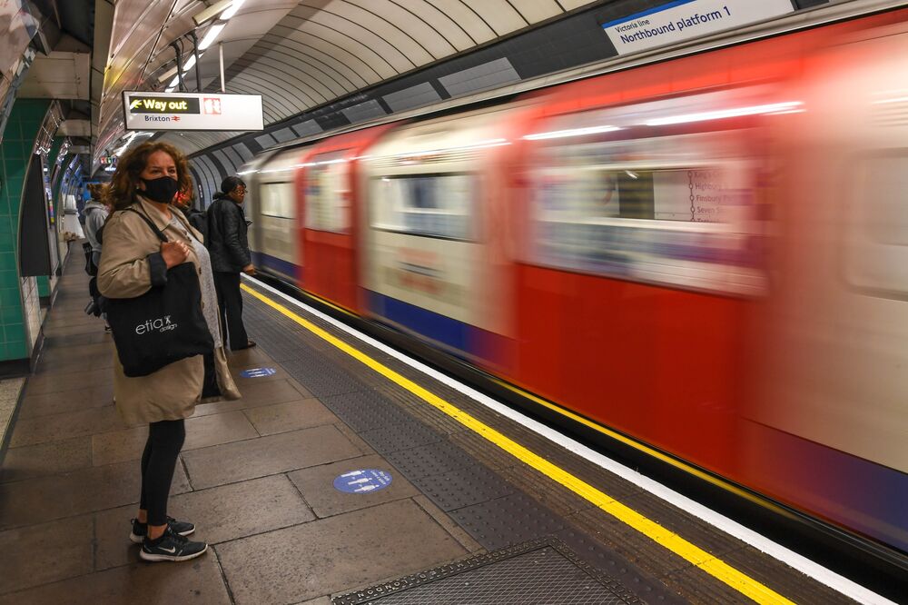 After Pandemic The London Underground Faces Uncertain Future Bloomberg