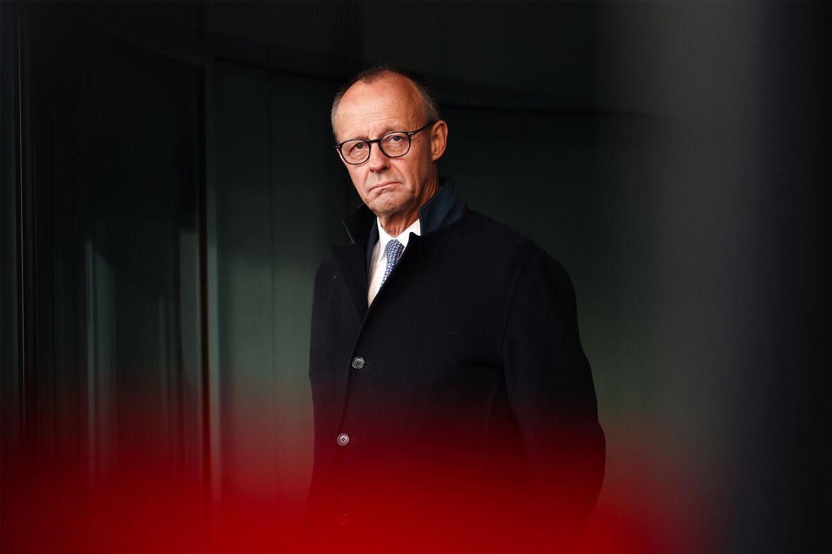 bloomberg.com - Alan Crawford - Germany's Economy Is Looking Up. For Merz, It May Be Too Late