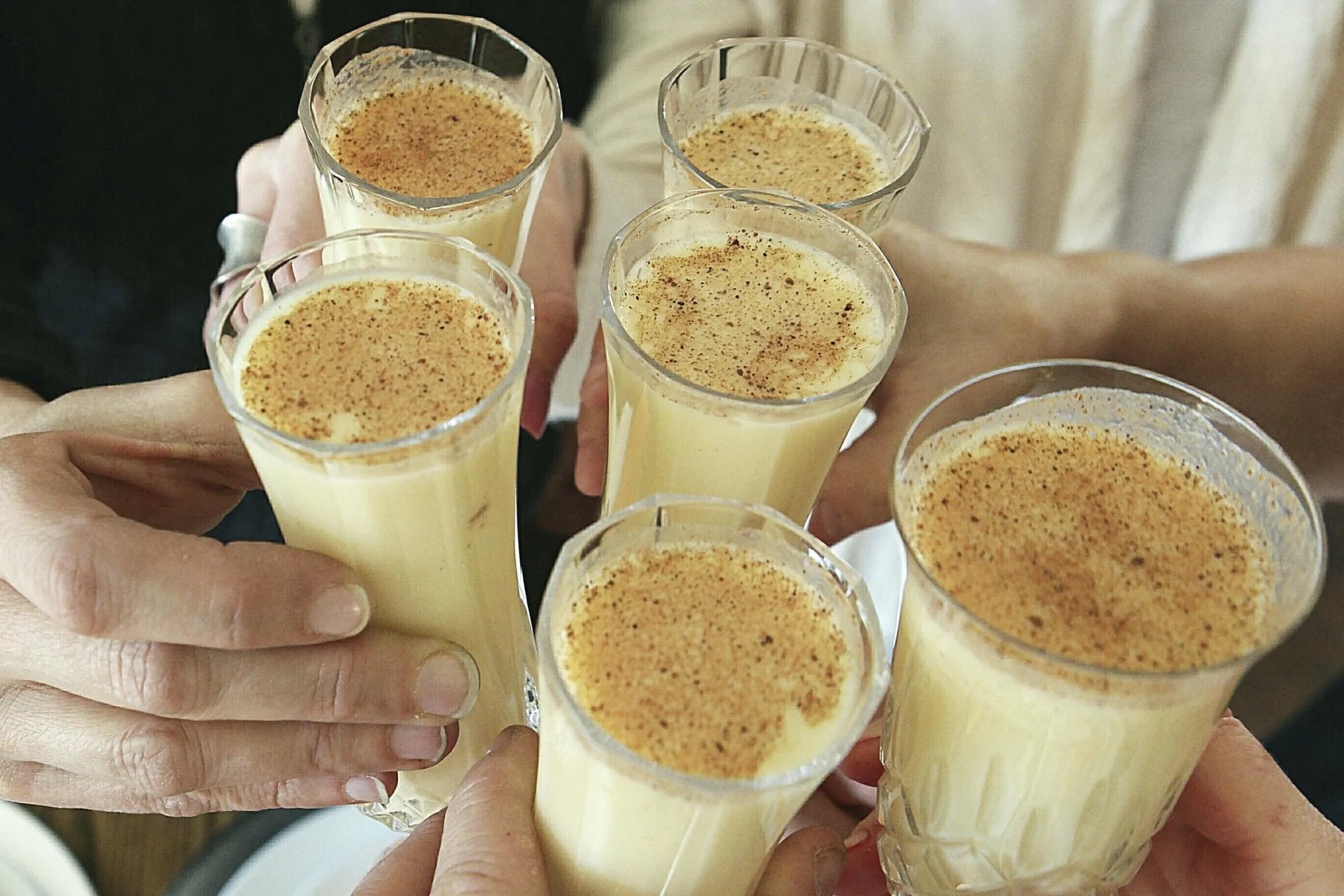 1481821275_fashion-feature-holiday-cocktails-seasoned-bartenders-bloomberg-eggnog