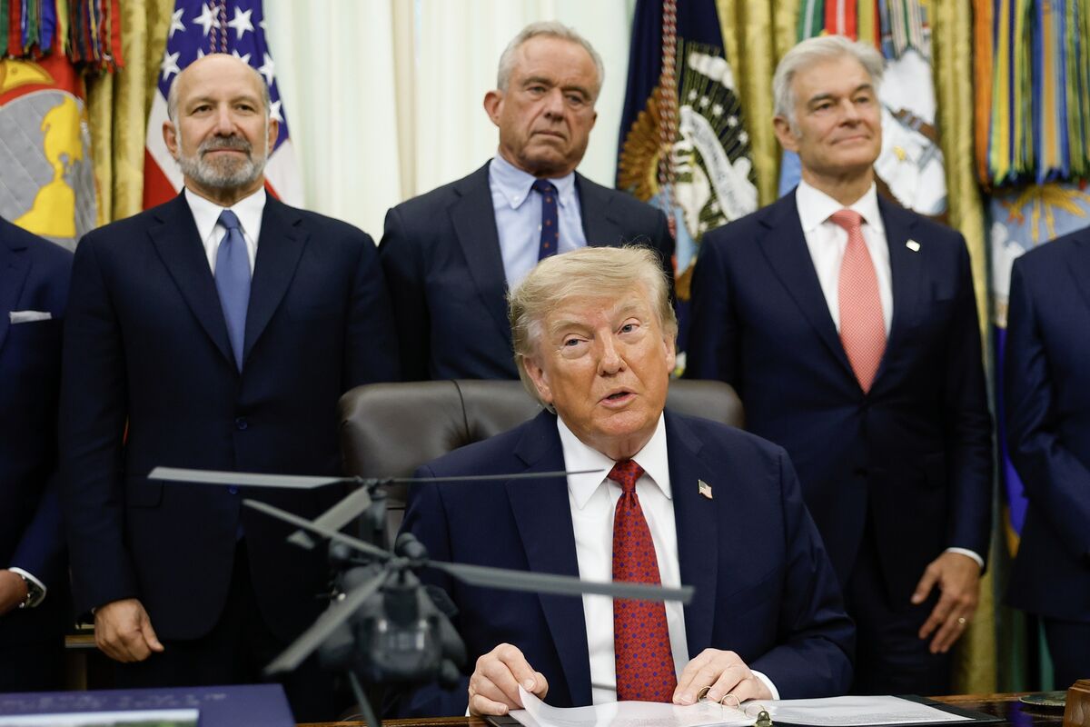 bloomberg.com - Rachel Cohrs Zhang - Trump Strikes Medicaid Drug Price Deals With Nine Pharma Firms