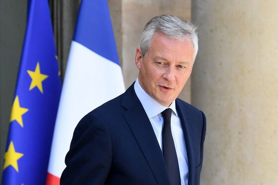 Le Maire Says Euro Should Rival Dollar, Yuan in Global Finance