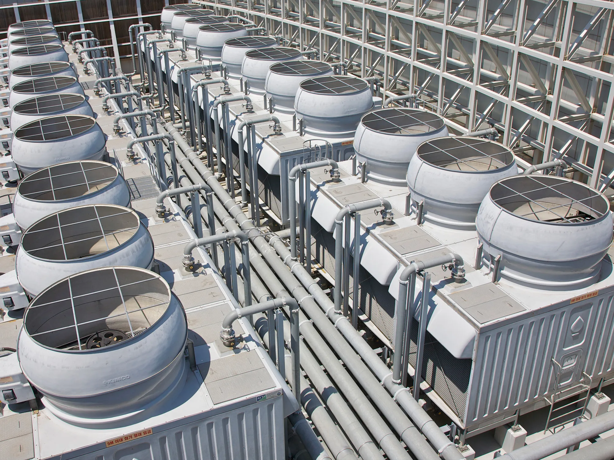 Modern systems that heat/cool city buildings