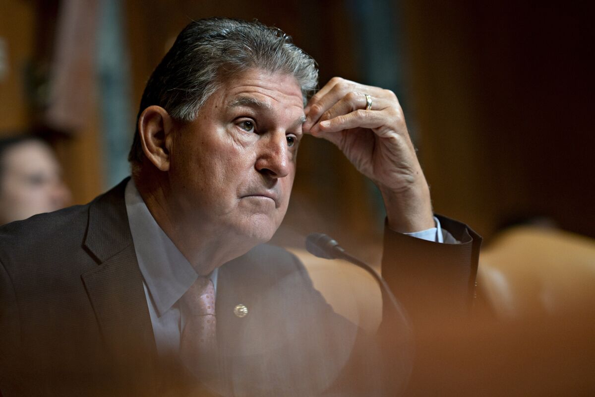 Manchin Says Price Tag on Biden's Plan Is 'Uncomfortable'