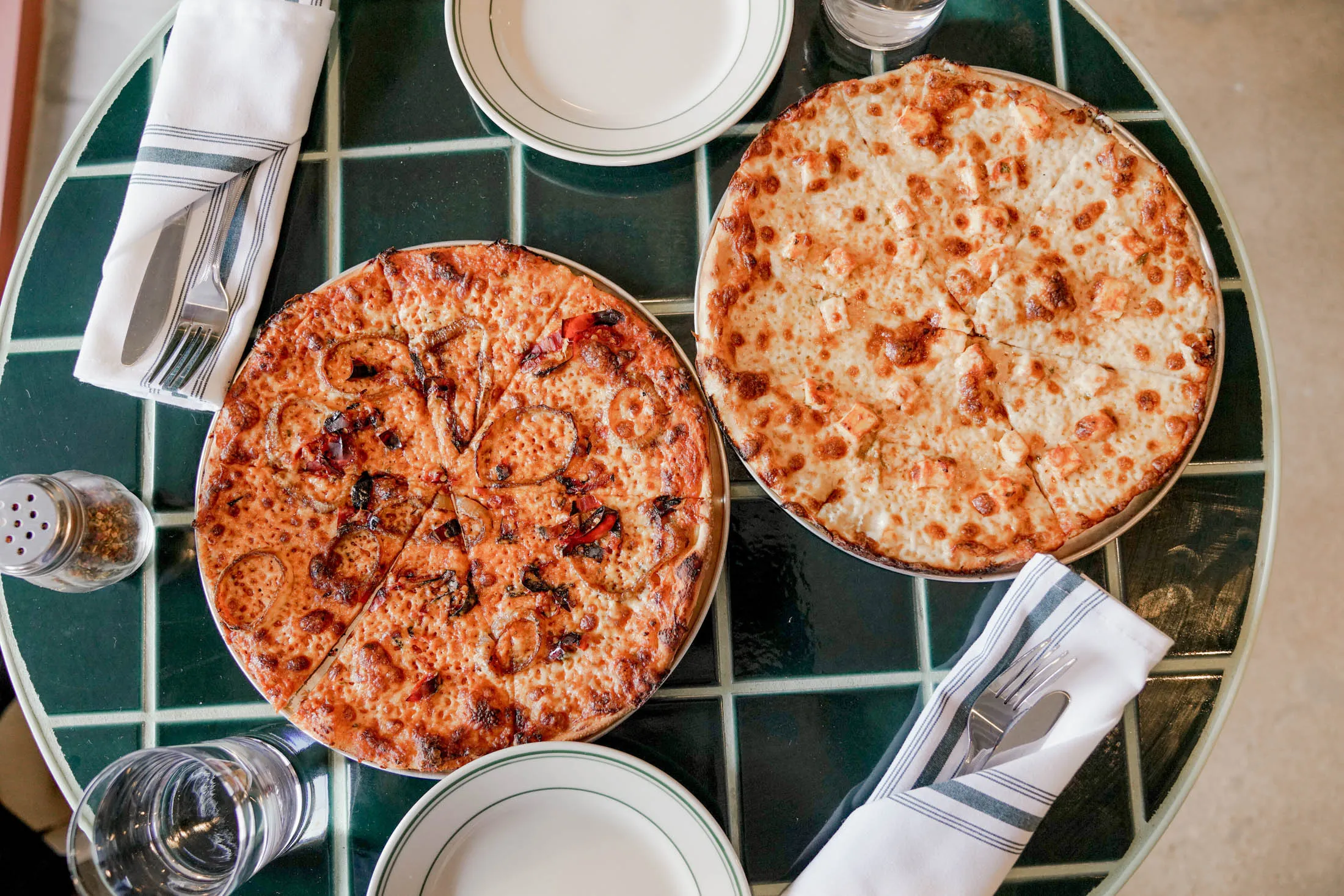 Tavern Style Pizza and its Crispy Thin Crust Is Taking Over the US -  Bloomberg