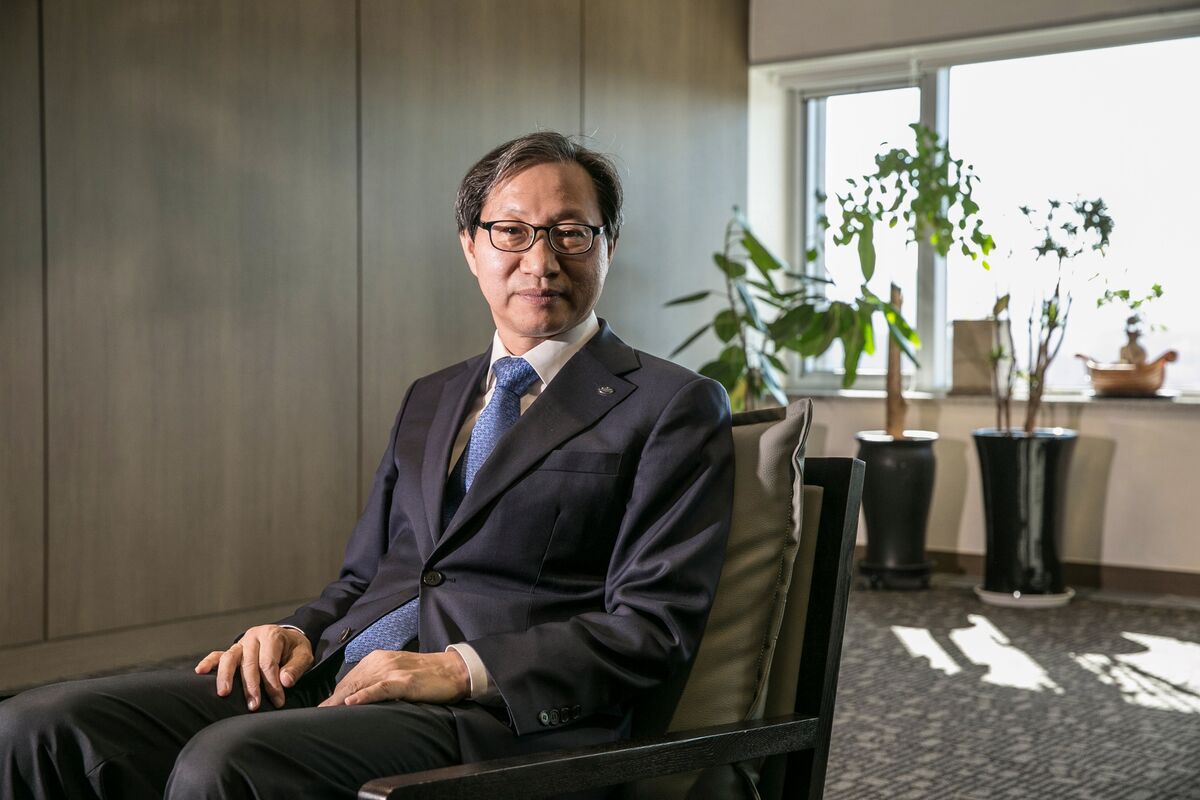 South Korea Reappoints Old Hand to Lead National Pension Fund.