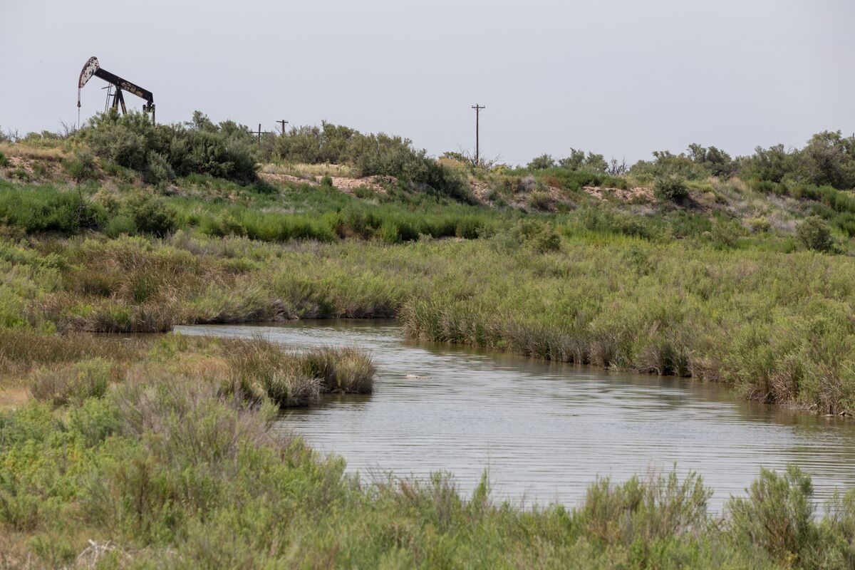 Here Are Five Possible Devon Energy Suitors as Activists Spark M&A Chatter