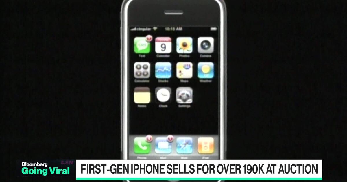 Watch Going Viral: First-Gen Apple iPhone Sells for Over
