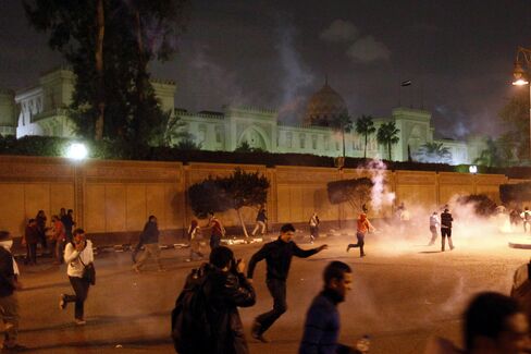 Mursi Branded Pharaoh as New Egypt Gives Way to Palace Protests