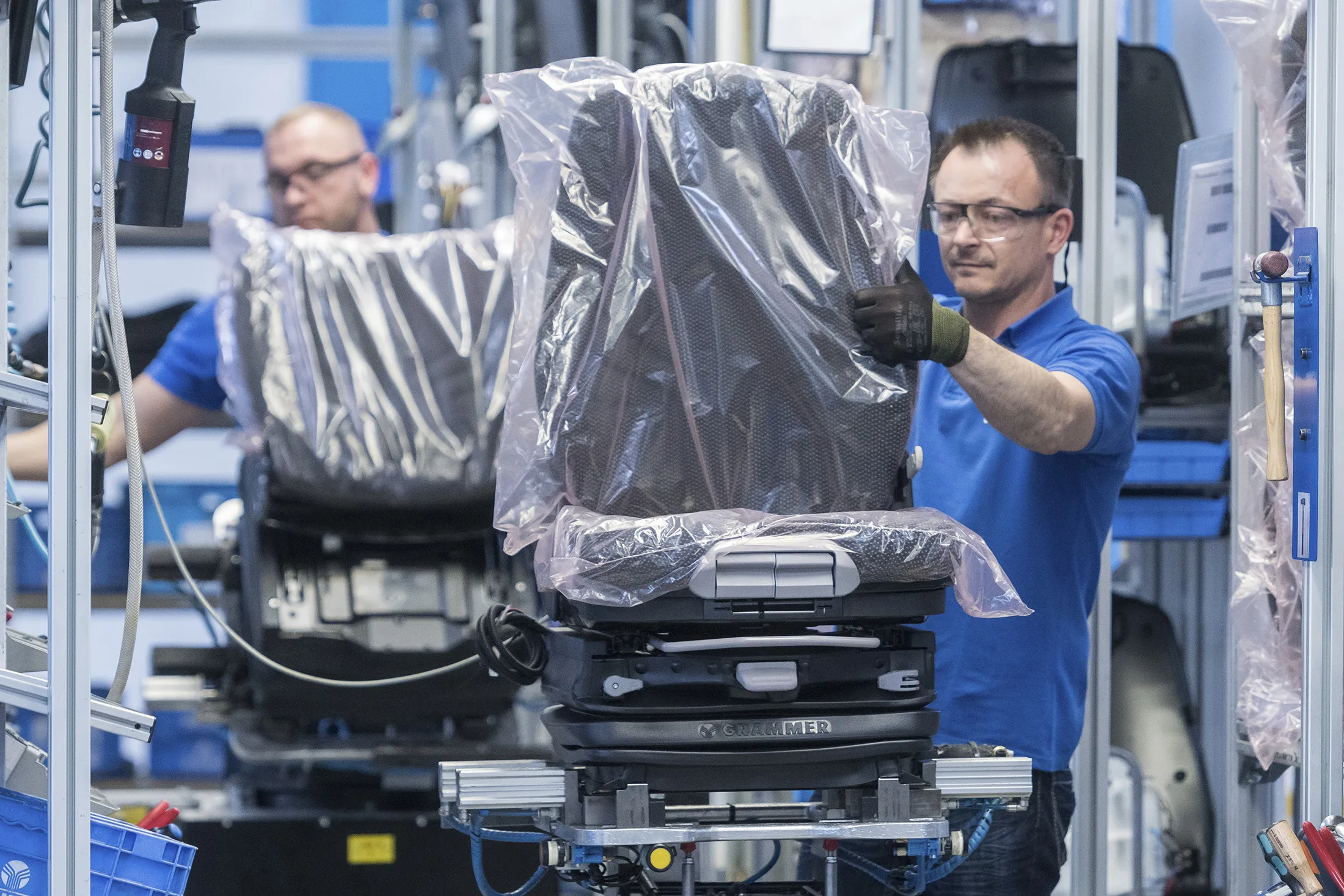 Workes&nbsp;at the car supplier Grammer in Germany in 2017.