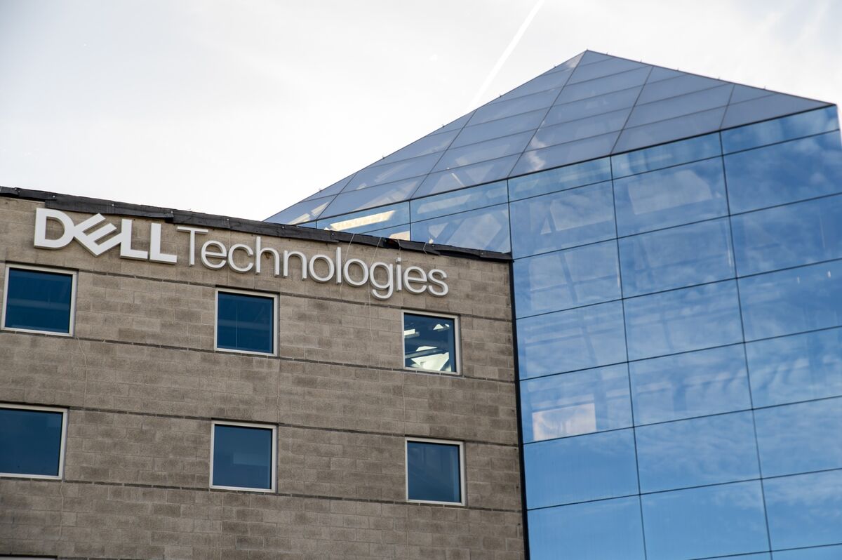 Dell Hikes Estimates for Next Four Years on Strong AI Demand