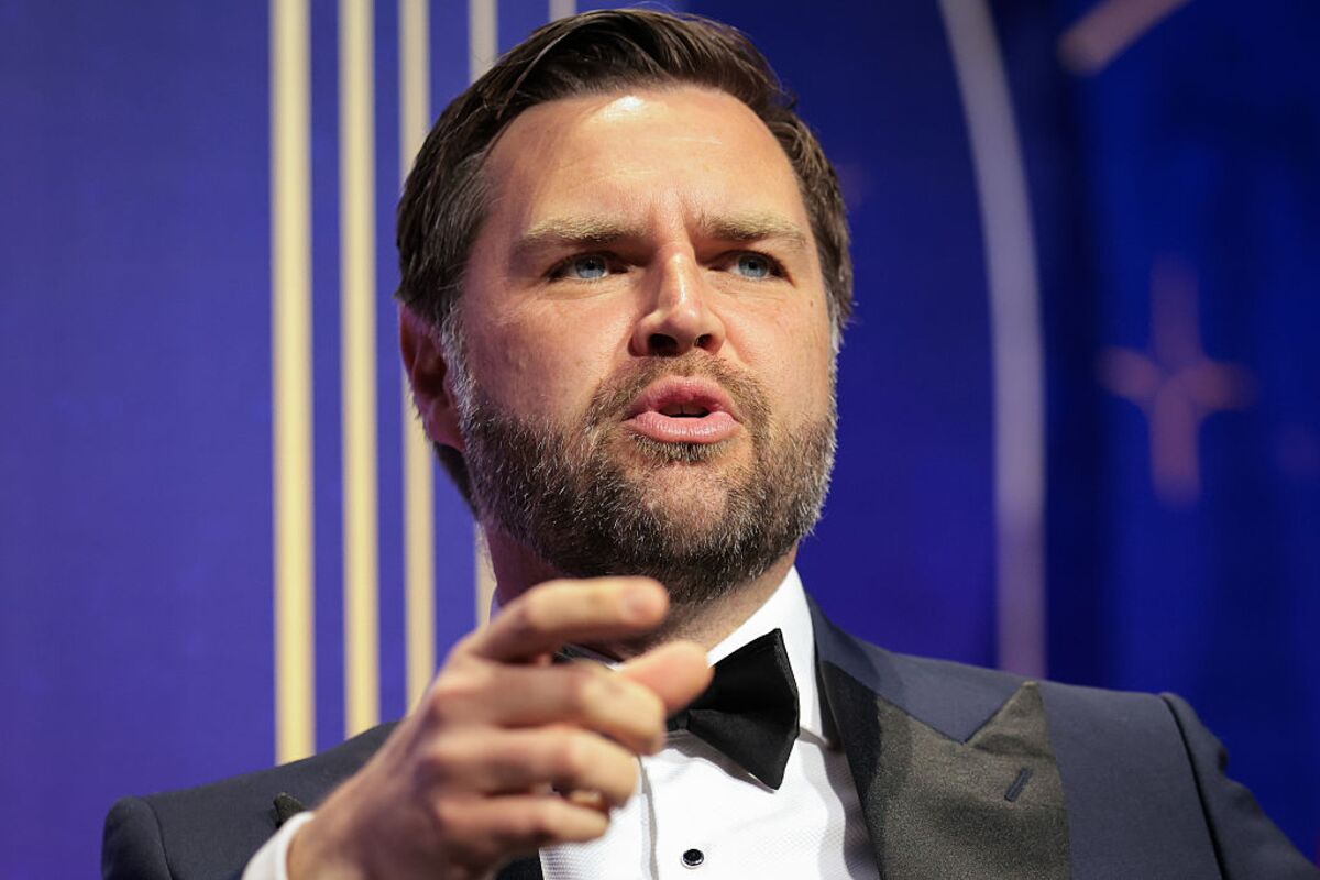 🟪"JD Vance avverte Musk: 'Attenzione a colpire Trump, rischi un grande errore'"