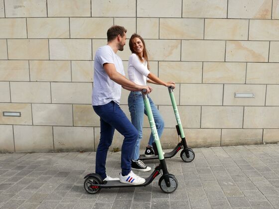 Investors Back European E-Scooter Startups to Rival U.S. Leaders