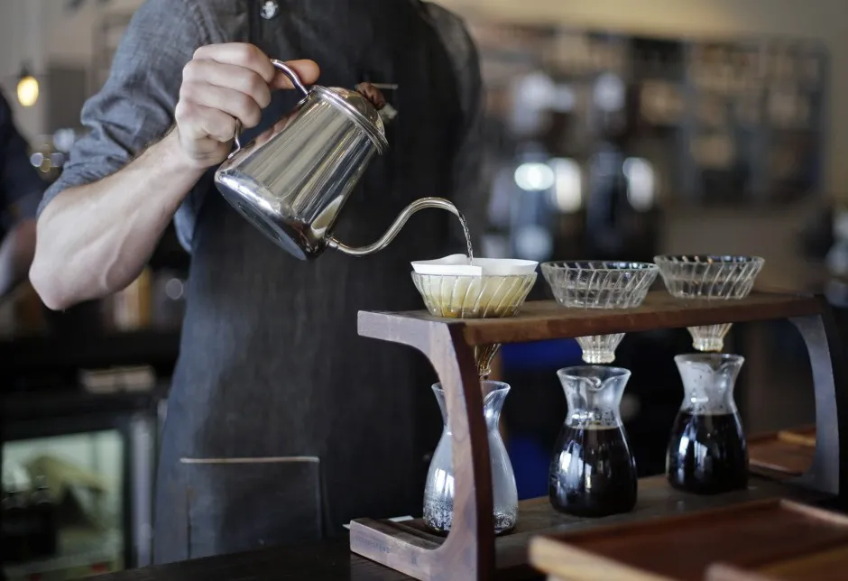 French Coffee Shops Charge Rude Customers More Than Polite Ones - Bloomberg