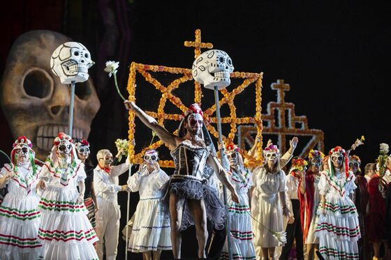 Rome Production of Bizet’s Carmen Features ICE Agents, #MeToo