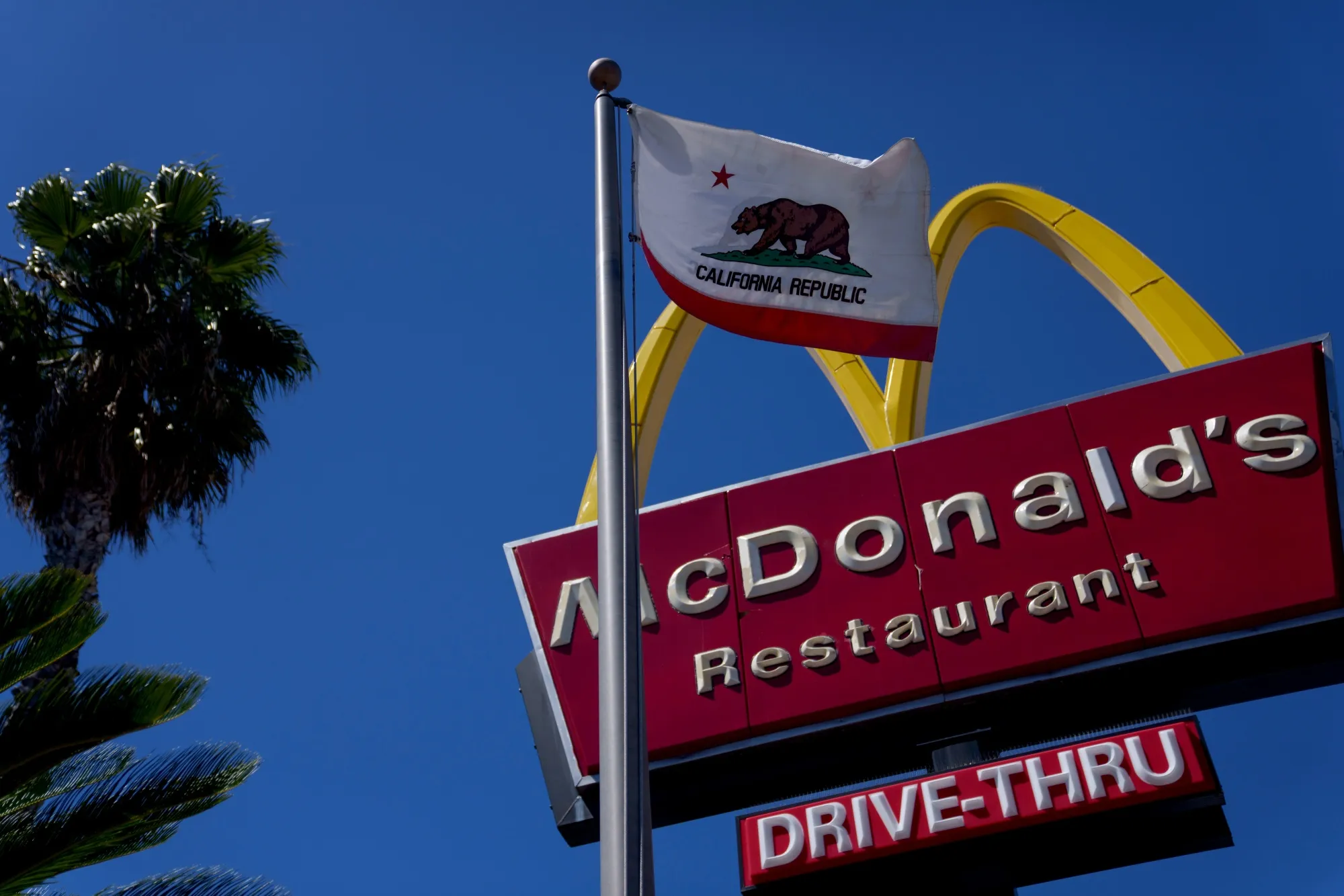 The hourly minimum wage in California for fast-food chains with more than 60 outlets is&nbsp;$20.