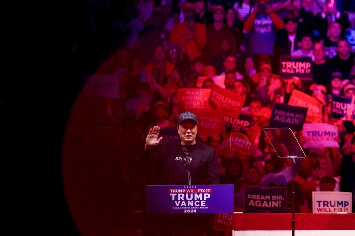 Trump Eyes MAGA Spectacle For Deep-Blue New York In Final Push