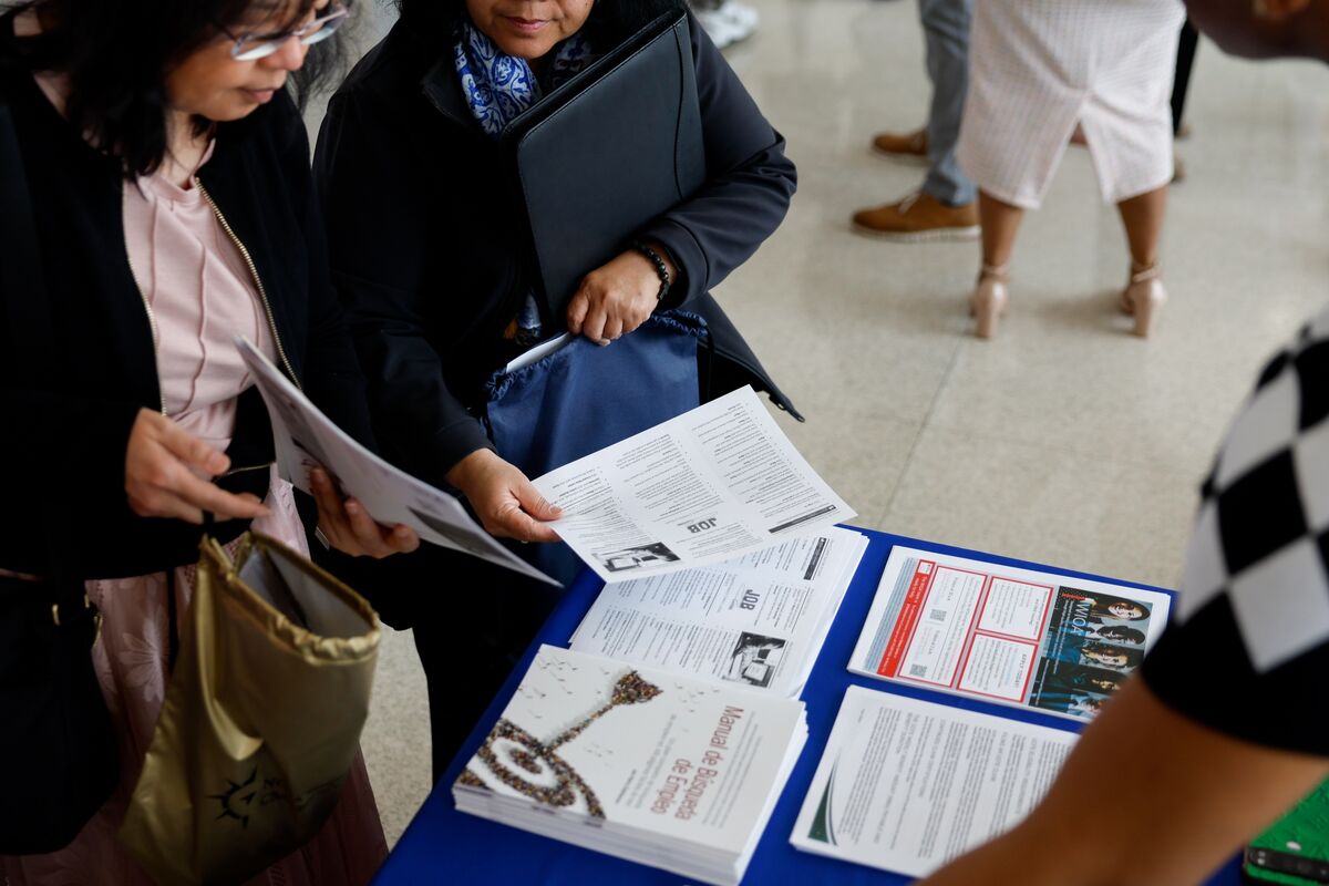 ⚫️ BLOOMBERG: Aumento delle domande di sussidi di disoccupazione negli Stati Uniti: segnali di rallentamento del mercato del lavoro