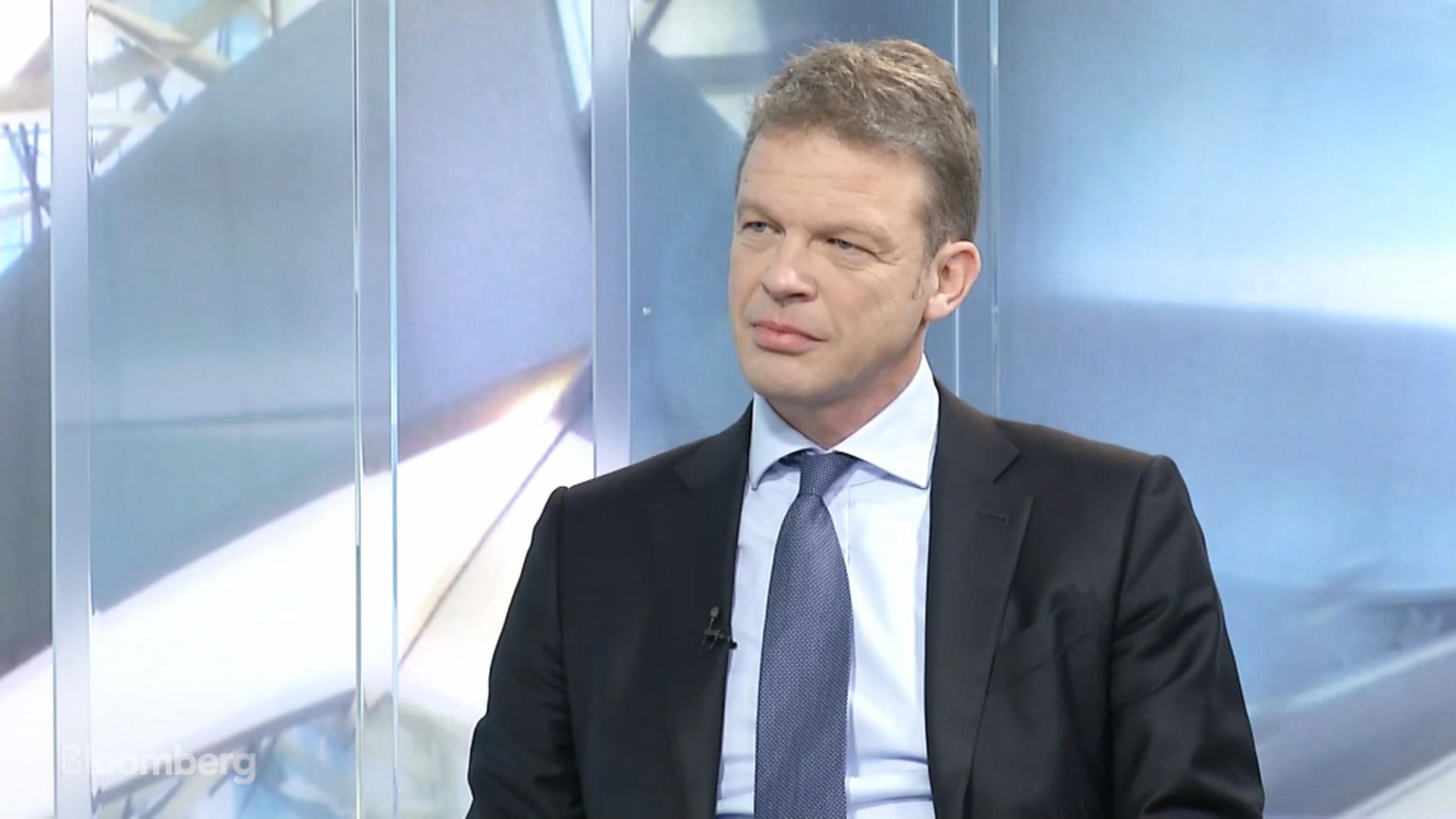 Deutsche Bank Ceo Christian Sewing On Trading Revenue Employee