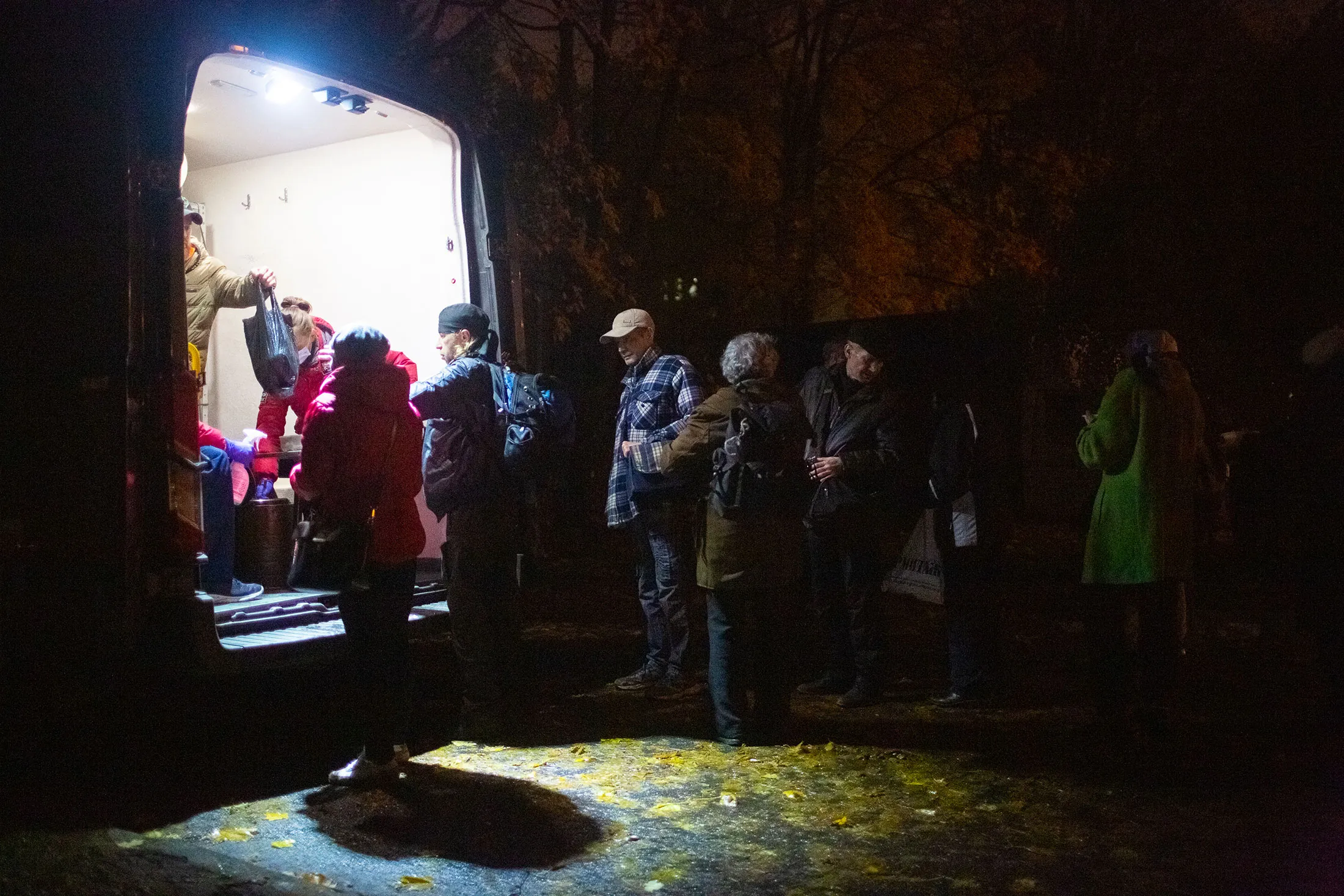 A Nochlezhka bus distributing food in St. Petersburg.