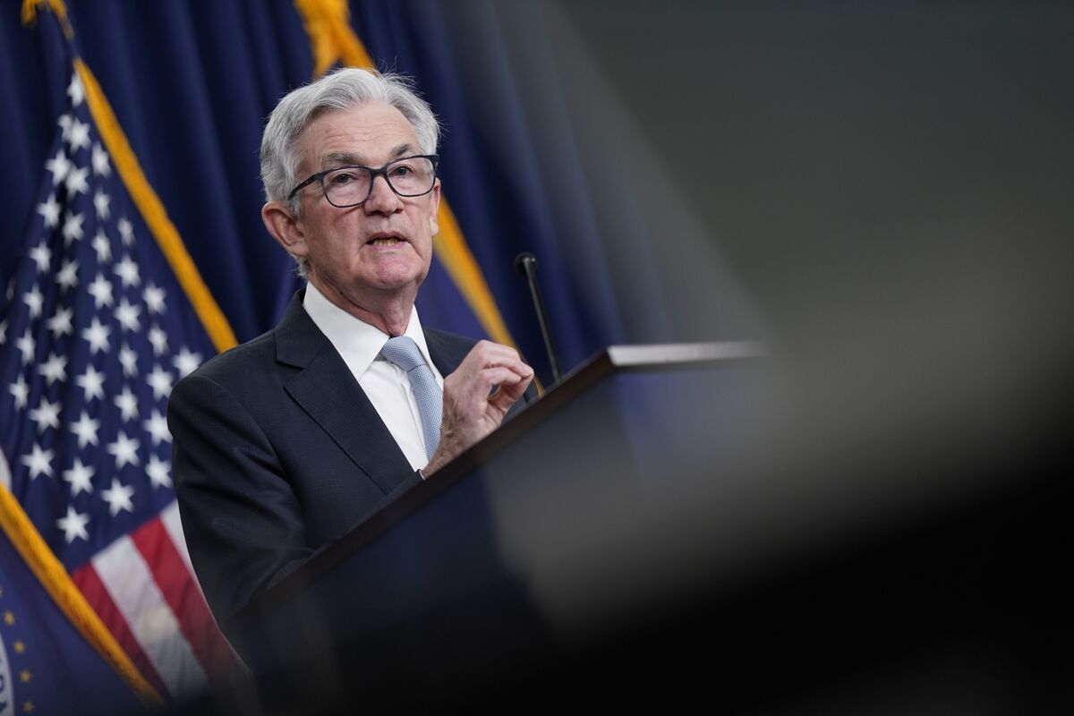 ブルームバーグのニュース記事「パウエル議長解任なら米30年債利回り0.5ポイント超上昇へ－ドイツ銀」の画像