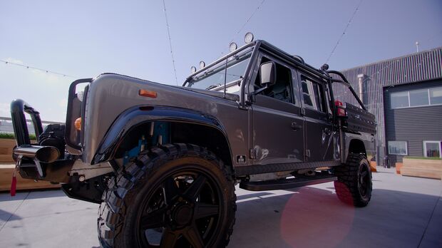 The mad scientists of The Landrovers have electrified a Defender