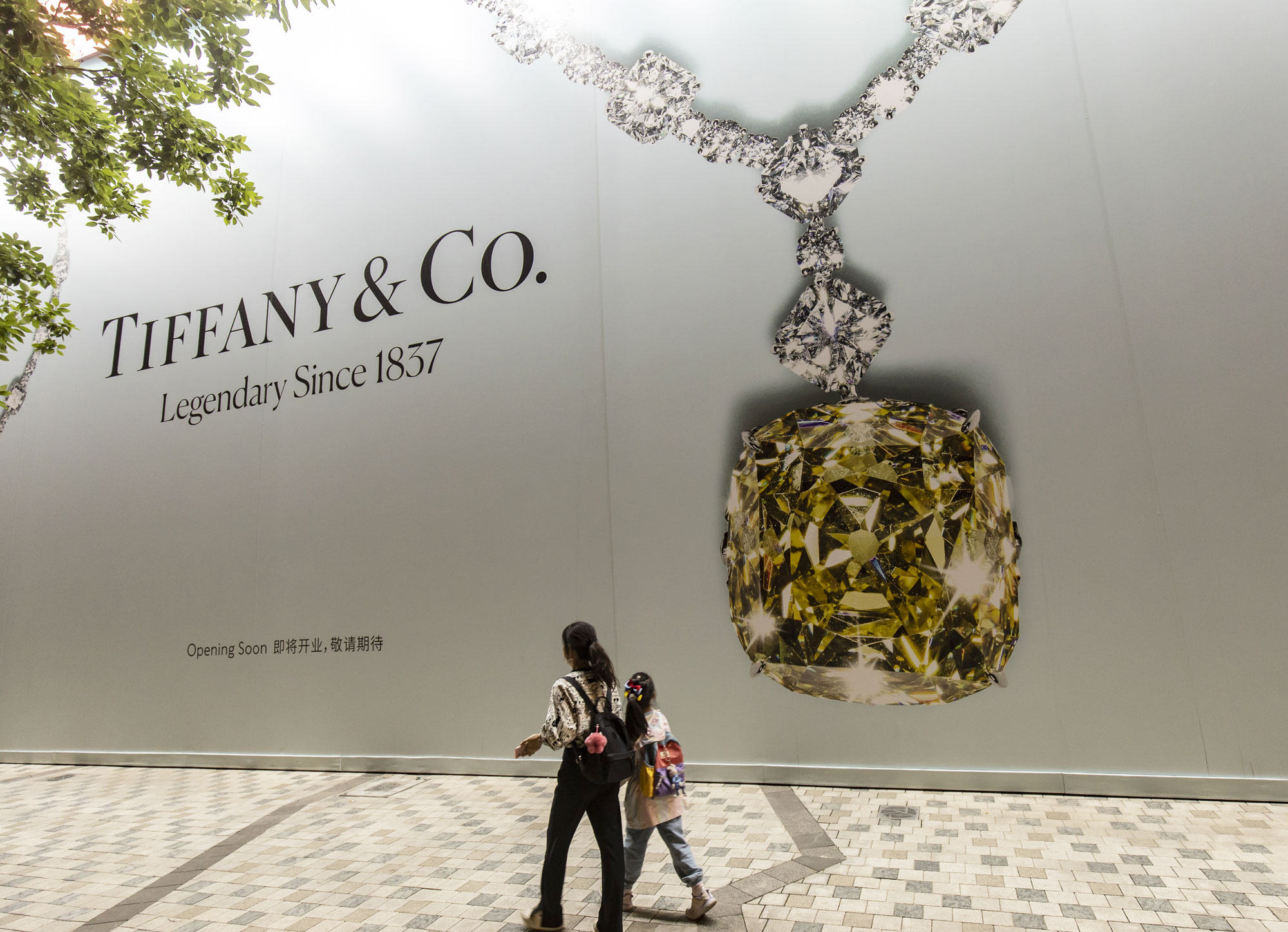 PREVIEW Luxury giants bank on Chinese return as Western shoppers