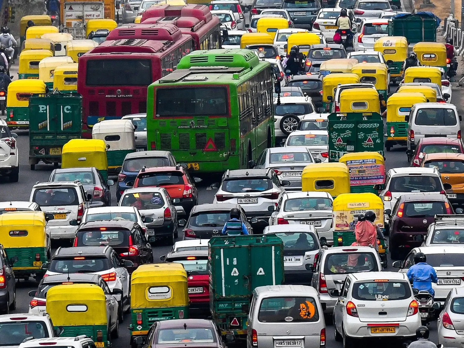 INDIA-ECONOMY-TRANSPORT