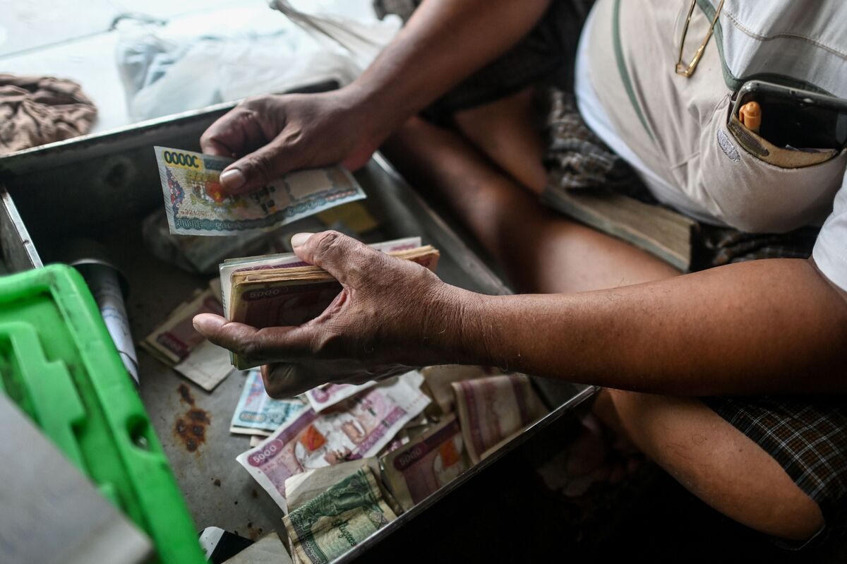 Myanmar Stabilizing Currency to Curb Prices, Central Bank Says - Bloomberg