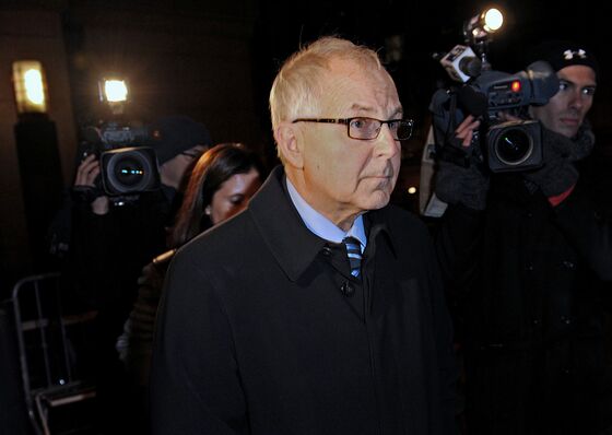Bernard Madoff, Mastermind of Giant Ponzi Scheme, Dies at 82