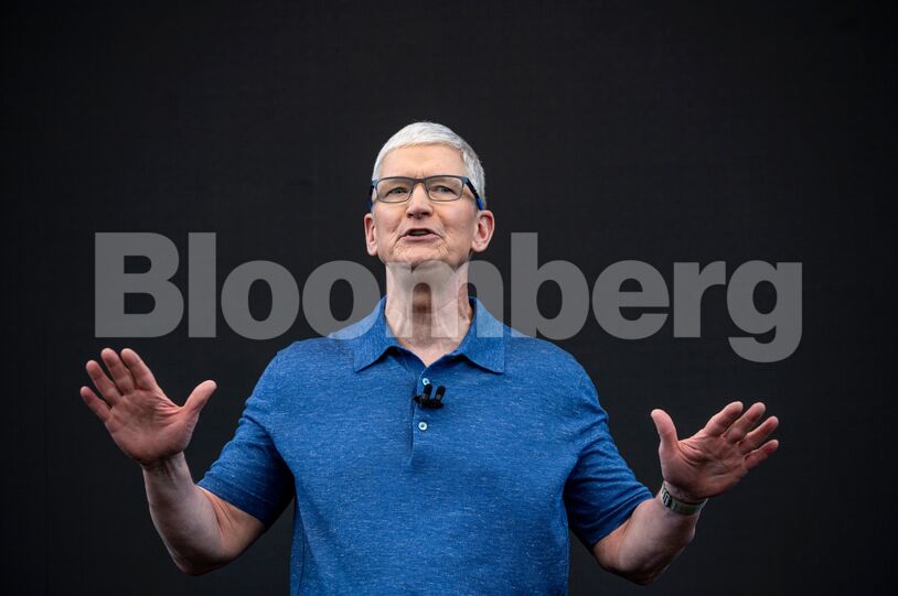 Apple Hosts Worldwide Developers Conference