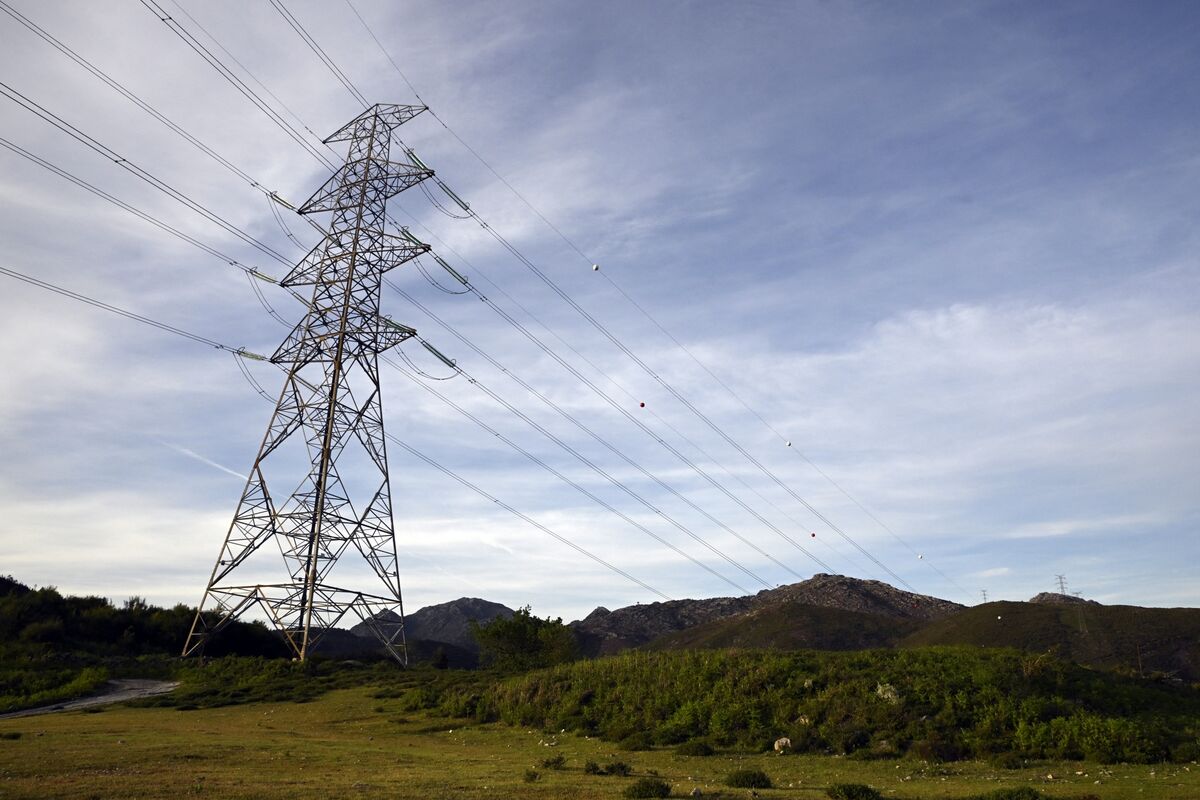 🟪"Spagna, Francia e Portogallo uniti per potenziare la rete elettrica dopo il blackout nazionale"