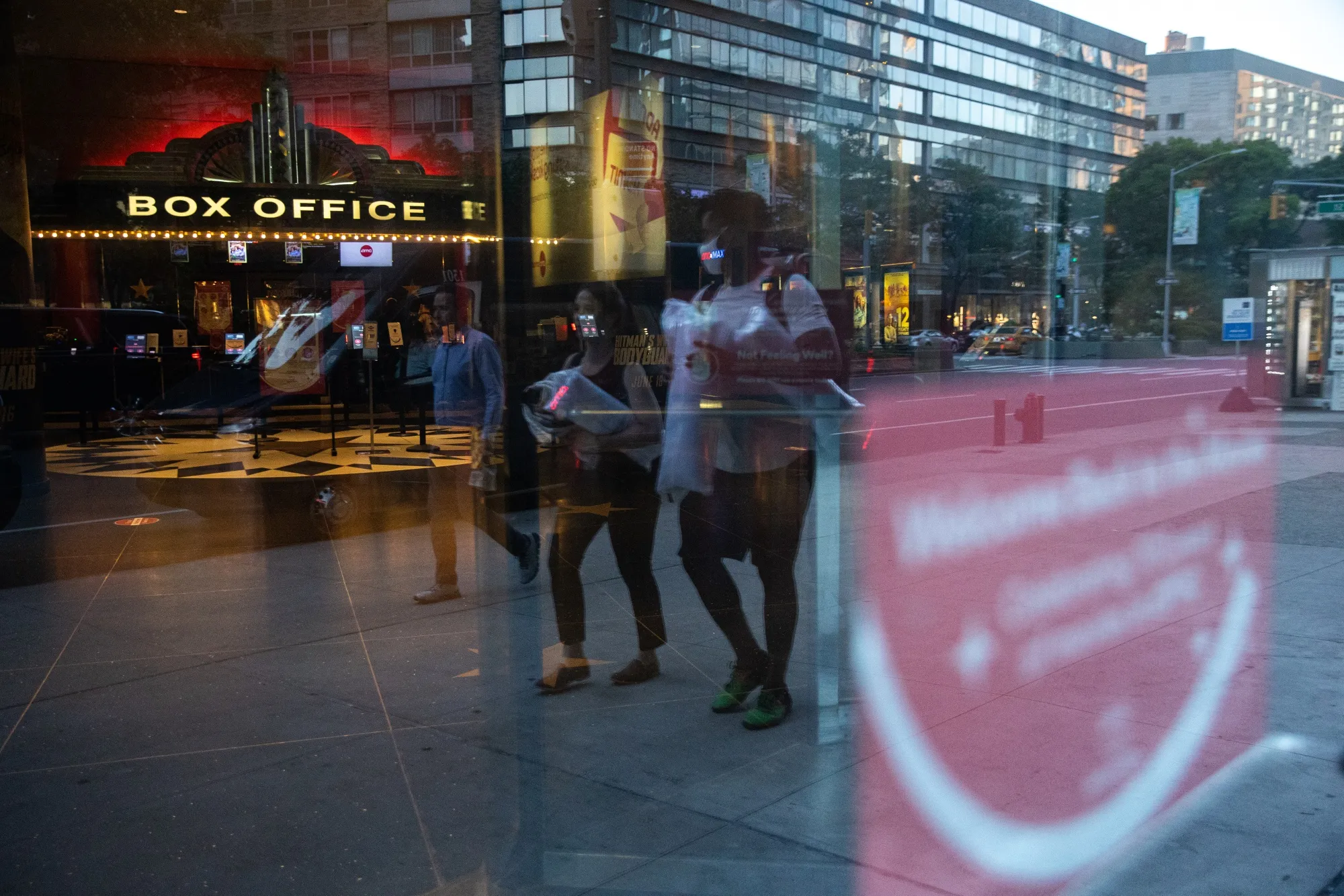 An AMC Theater As Insiders Sell Another $4 Million In Shares Amid Reddit Rally