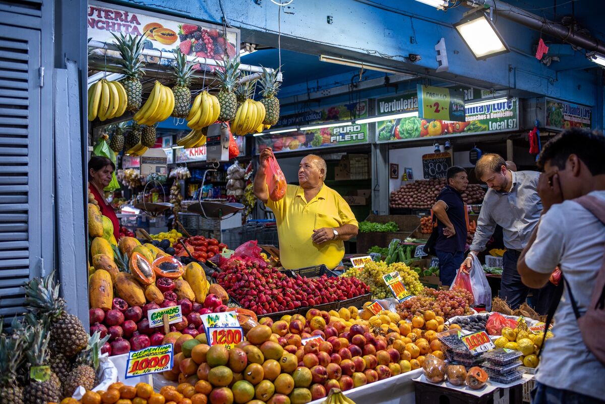 Chile Investors Split Over Iran War Impact as Pressures Mount