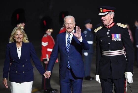 Biden and Johnson Vow to Speed Up Opening U.S.-U.K. Travel