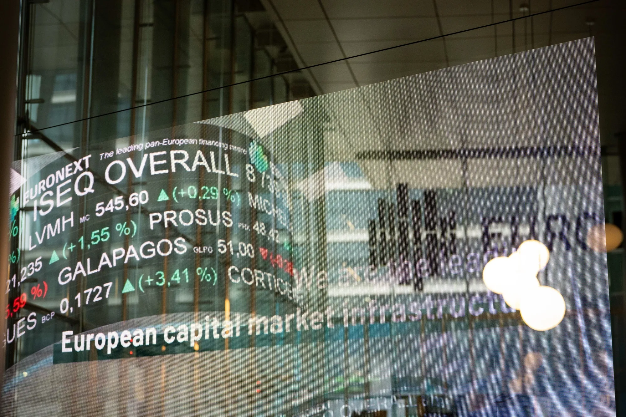 Bank of France Sees Sustained Economic Growth in Early 2026