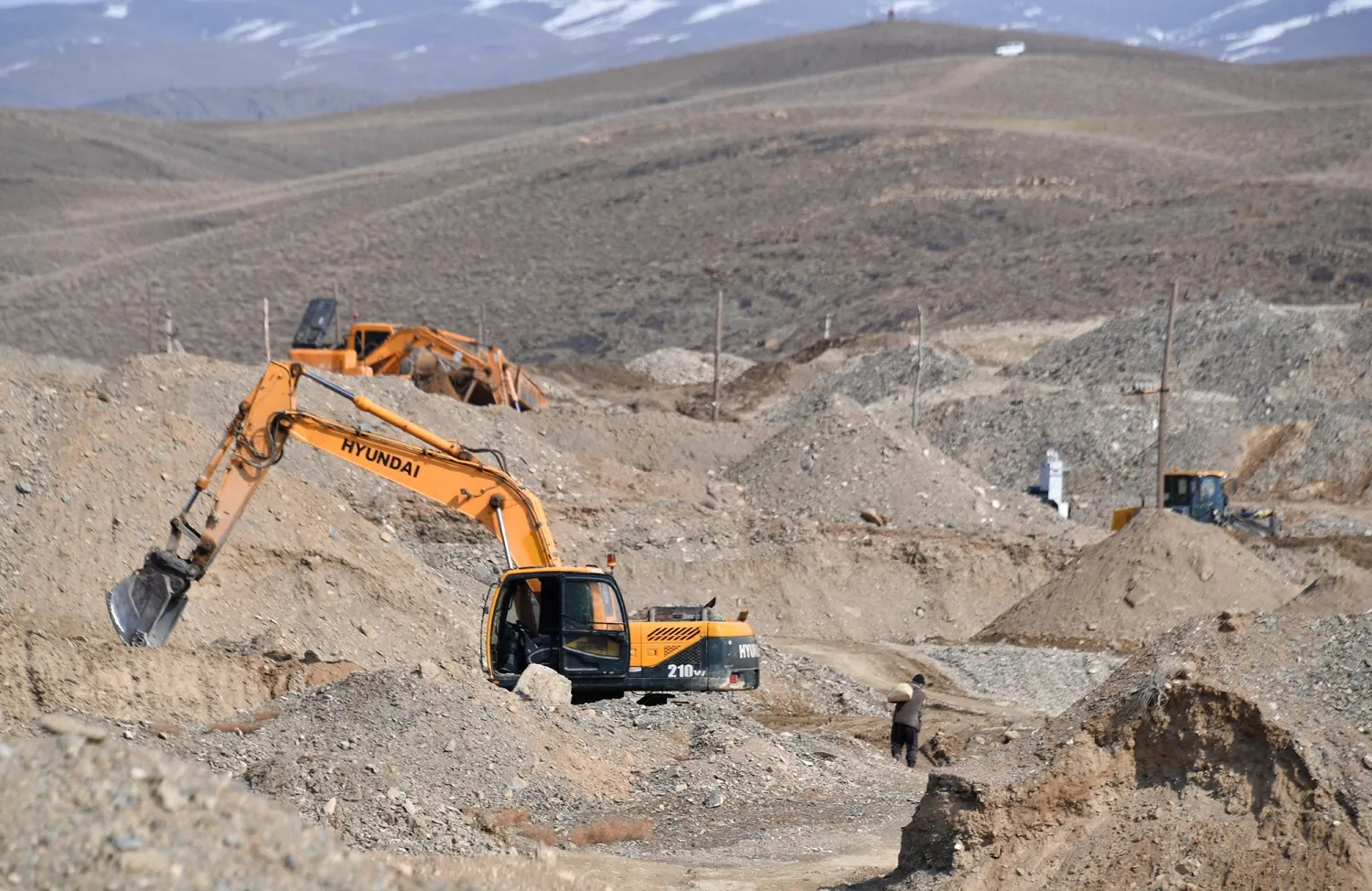 Operations at a&nbsp;gold mine near the village of Soykechar, Uzbekistan.&nbsp;