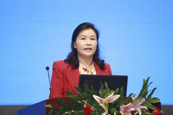 China’s One-Time Richest Woman Becomes Biggest Loser in Wealth Rout