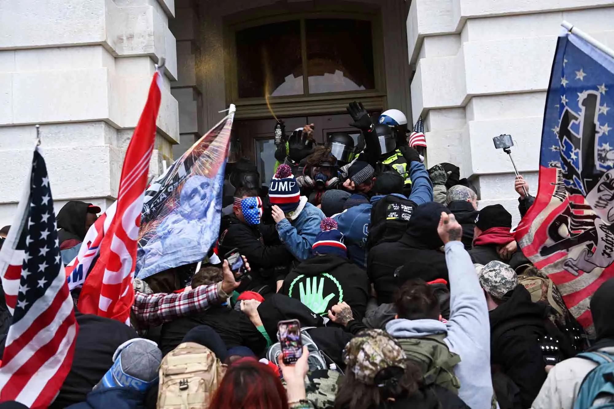 Trump supporters&nbsp;storm the U.S. Capitol in Washington, D.C.,&nbsp;on Jan 6.