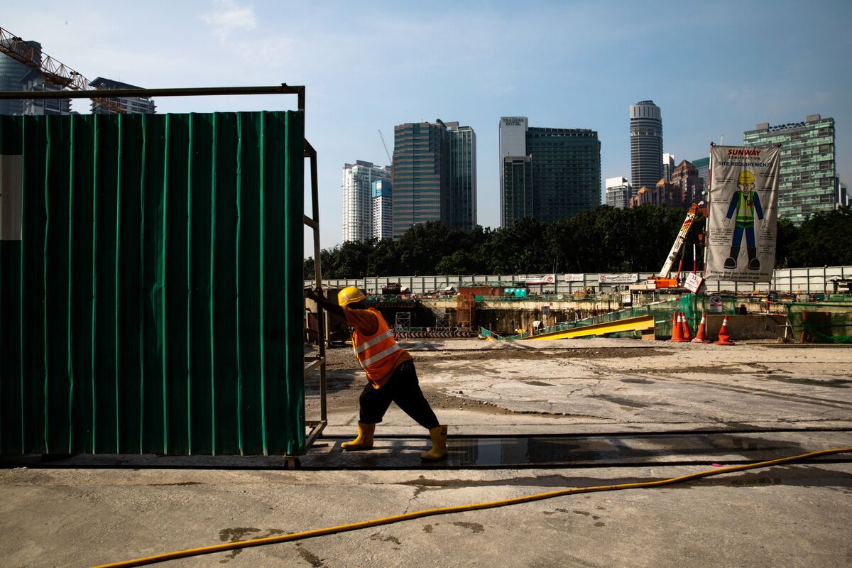 bloomberg.com - Elffie Chew - Malaysian Builder Sunway Makes $2.7 Billion Offer for IJM