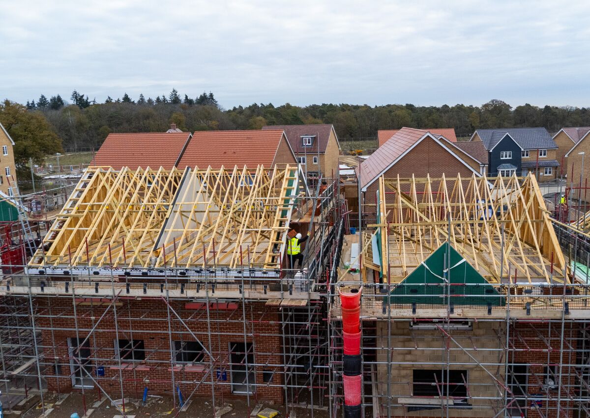bloomberg.com - Jack Sidders - UK Homebuilder Crest Drops Most on Record After Guidance Cut