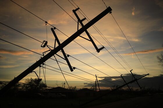 Flood-Prone Gulf Coast Is a Tough Place to Bury Power Lines